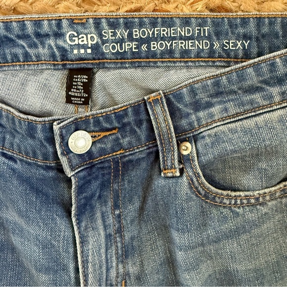 Gap Size 6 Ankle Fit Medium Wash Sexy Boyfriend Fit Jeans - Picture 8 of 8